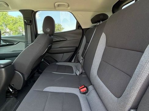Used 2023 Chevrolet TrailBlazer LT FWD image 12