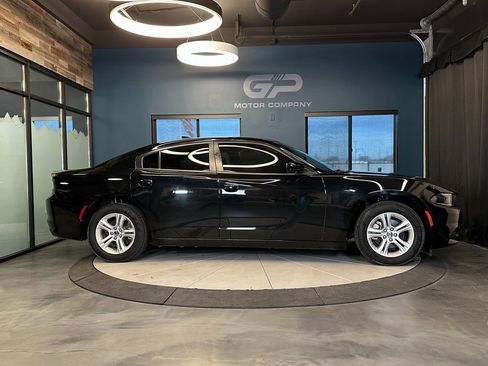 Used 2023 Dodge Charger SXT image 2