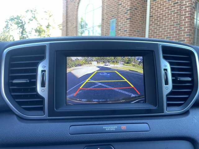 Used 2018 Kia Sportage LX w/ LX Technology Package FWD image 17