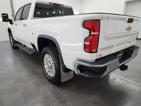 Used 2024 Chevrolet Silverado 2500 LTZ w/ LTZ Premium Package image 6