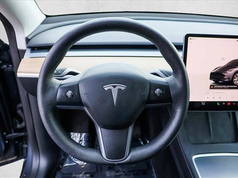 Used 2023 Tesla Model Y Long Range image 13