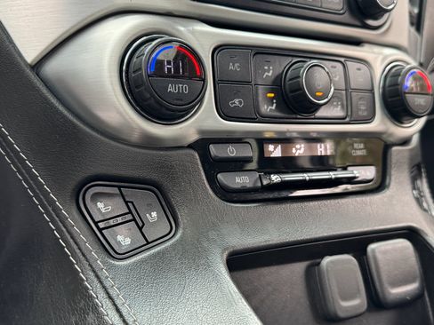 Used 2019 GMC Yukon XL SLT image 28