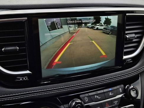 New 2026 Chrysler Pacifica Limited image 21