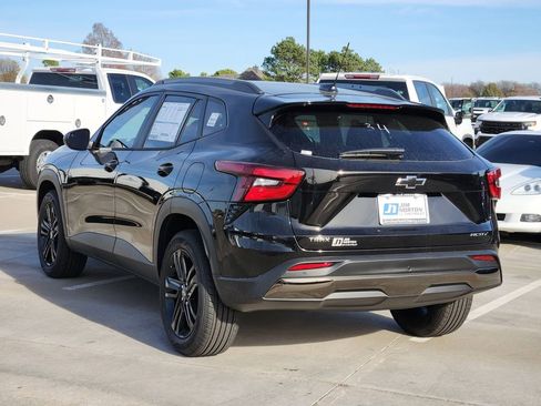 New 2026 Chevrolet Trax ACTIV w/ Sunroof Package image 3