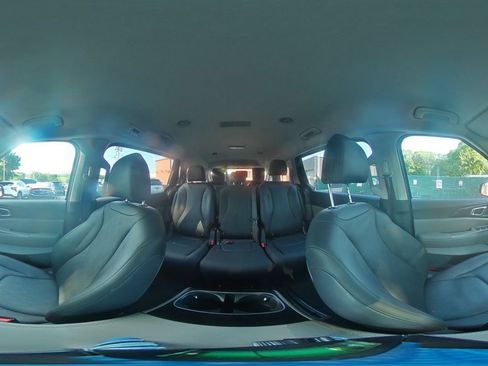 Used 2026 Kia Carnival FWD image 41