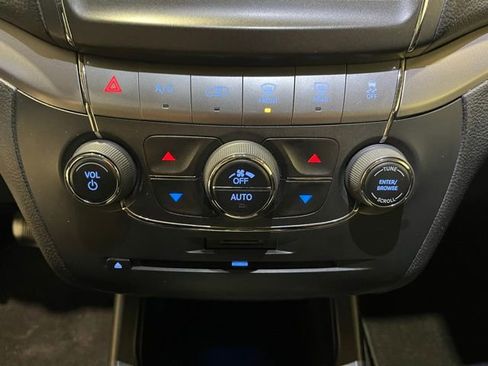 Used 2017 Dodge Journey Crossroad w/ Popular Equipment Group image 31