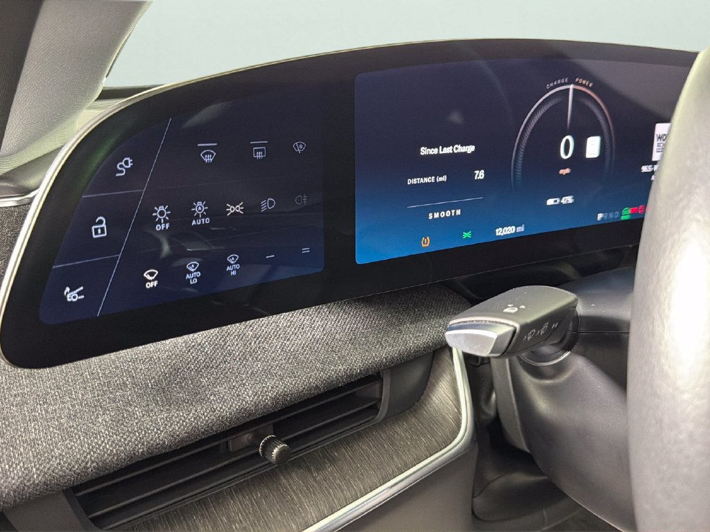 Used 2025 Lucid Air Pure RWD image 21