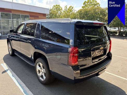 Used 2020 Chevrolet Suburban LT w/ Luxury Package AWD/4WD image 7