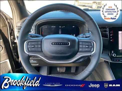 Used 2024 Jeep Wagoneer Series III image 29