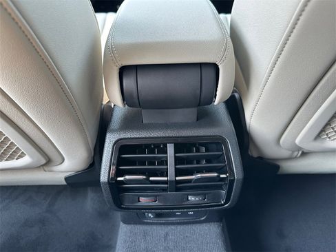 New 2025 Audi Q3 2.0T Premium image 29