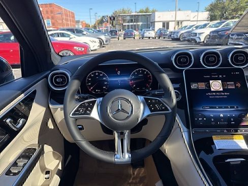 Used 2026 Mercedes-Benz GLC 300 4MATIC image 21