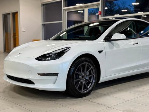 Used 2023 Tesla Model 3 Standard Range RWD image 3