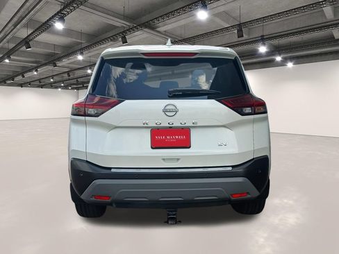 Used 2022 Nissan Rogue SV FWD image 15