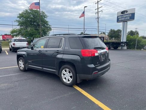 Used 2013 GMC Terrain SLE w/ Convenience Package AWD/4WD image 3