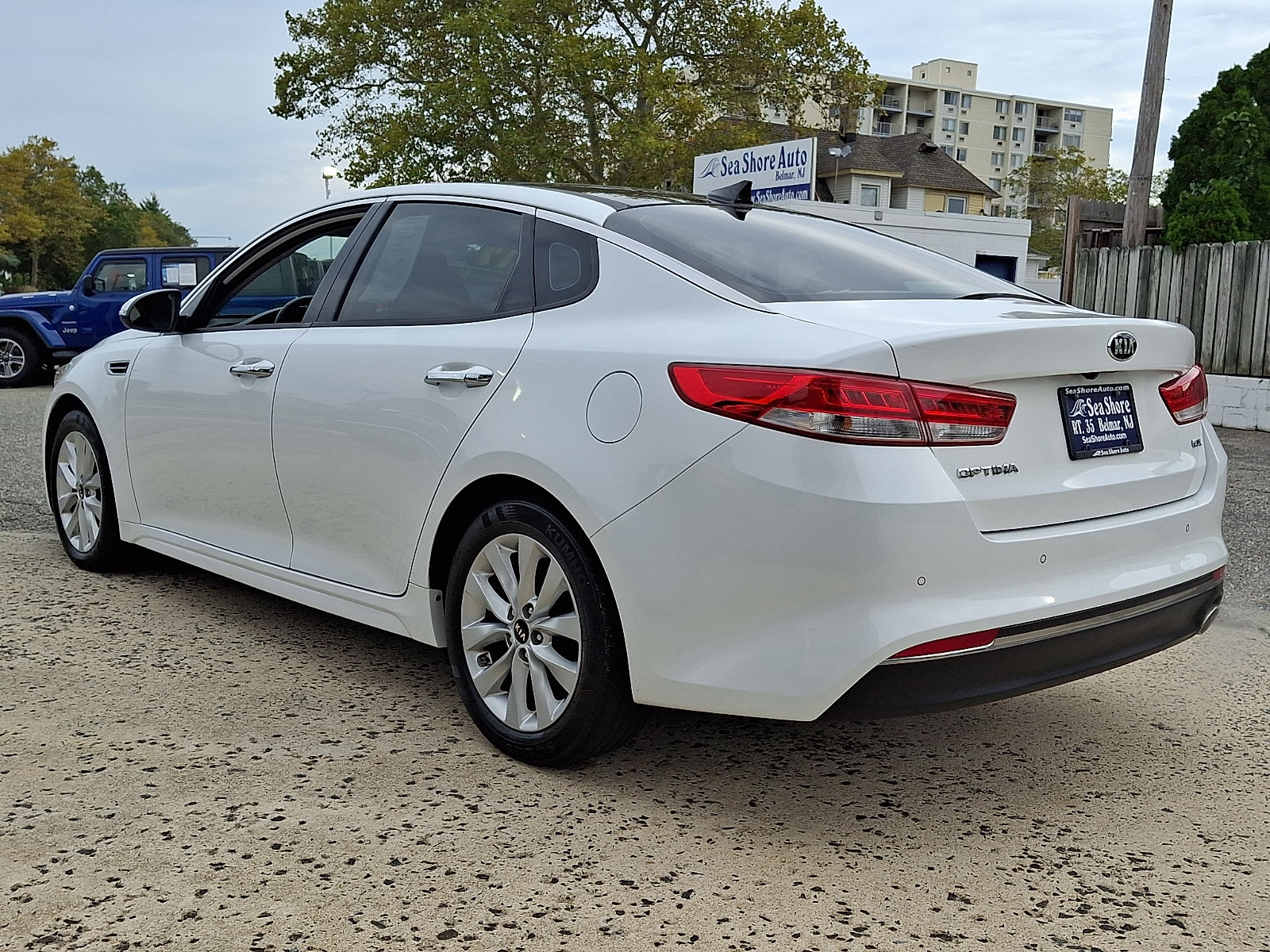 Used 2017 Kia Optima EX w/ Premium Package FWD image 4