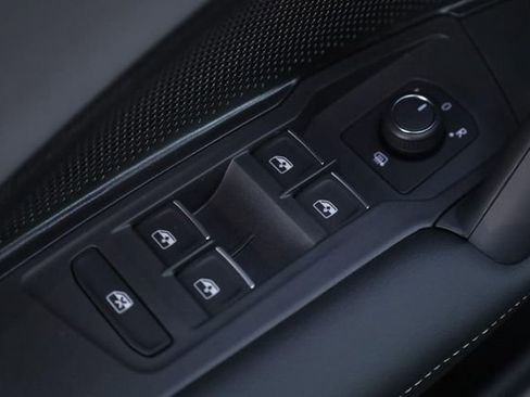 New 2026 Volkswagen Tiguan SE AWD/4WD image 11