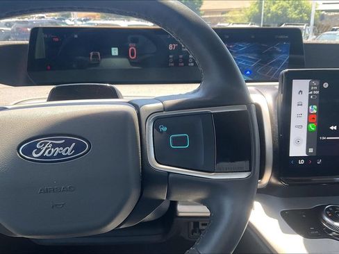Used 2025 Ford Expedition Active AWD/4WD image 20
