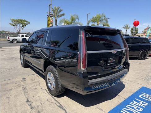 Used 2015 Cadillac Escalade ESV Platinum AWD/4WD image 4