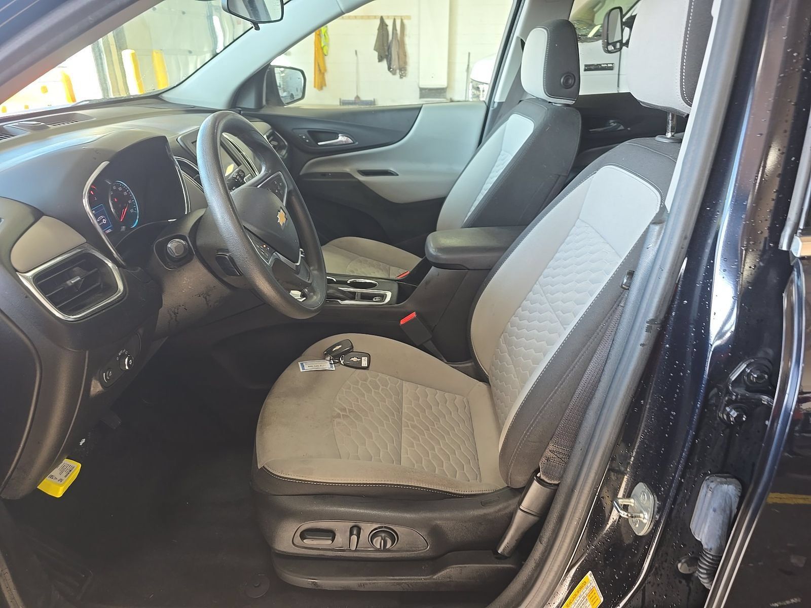 Used 2020 Chevrolet Equinox LT AWD/4WD image 3