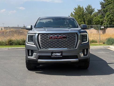 Used 2021 GMC Yukon XL Denali w/ Denali Premium Package AWD/4WD image 5