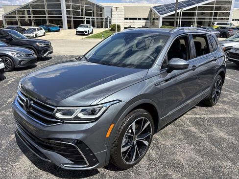 Used 2024 Volkswagen Tiguan SEL R-Line image 1