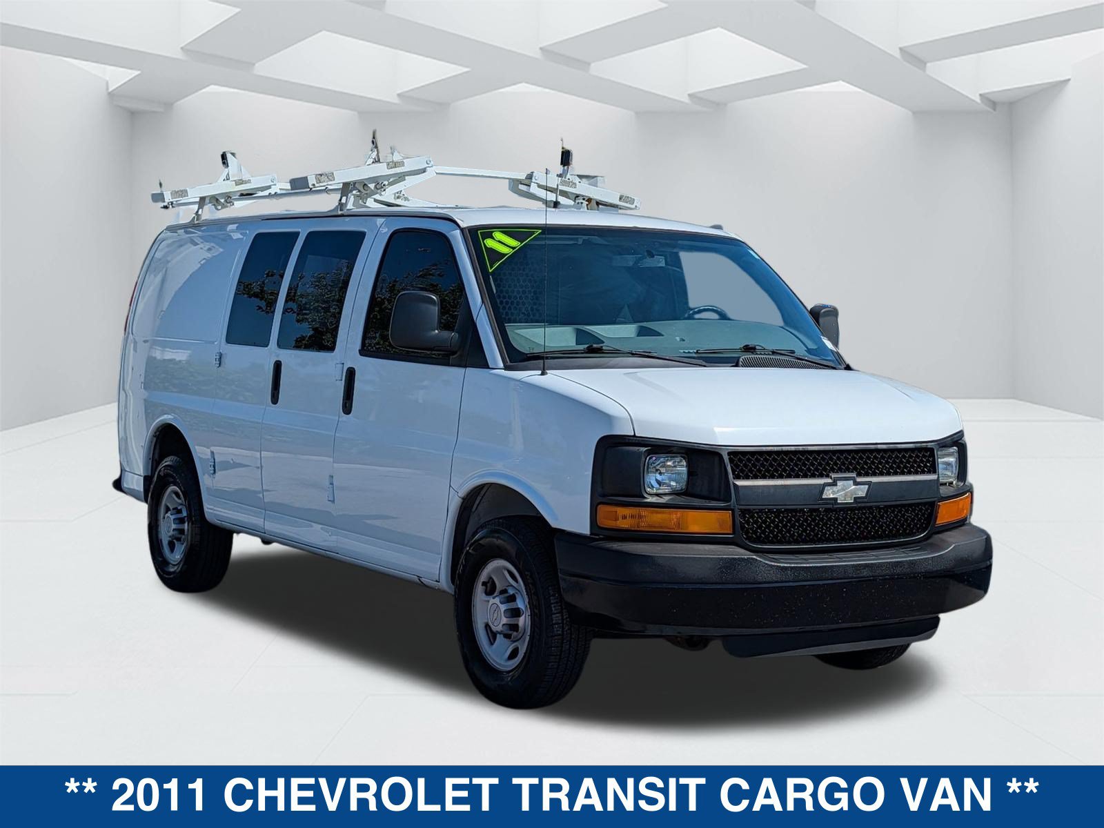 Used 2011 Chevrolet Express 2500 RWD image 3