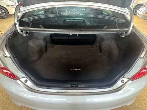 Used 2012 Toyota Camry SE FWD image 13