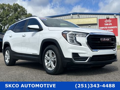 Used 2023 GMC Terrain SLE w/ Driver Convenience Package image 7