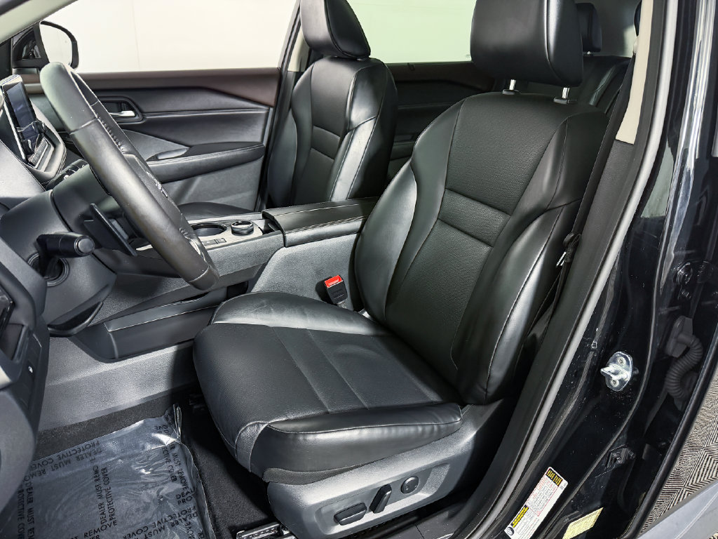 Certified 2022 Nissan Rogue SV w/ SV Premium Package AWD/4WD image 19