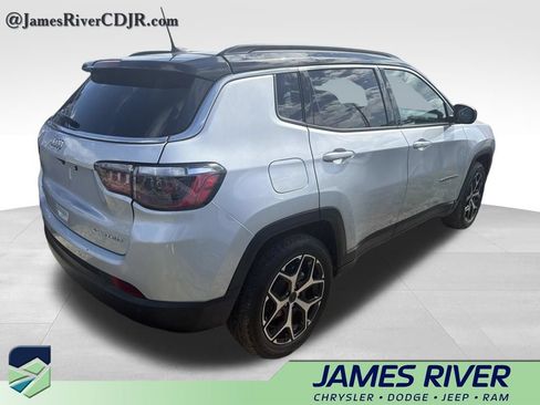 Used 2025 Jeep Compass Limited AWD/4WD image 5