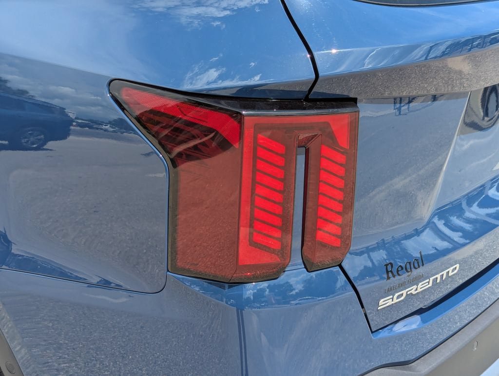 Certified 2026 Kia Sorento SX FWD image 11