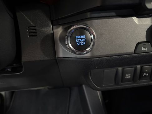 Used 2019 Toyota Tacoma TRD Sport image 45