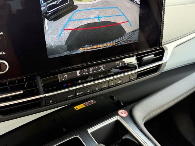 Certified 2026 Toyota Sienna XLE FWD image 27