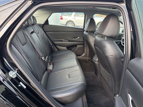 Used 2023 Hyundai Elantra Limited image 23