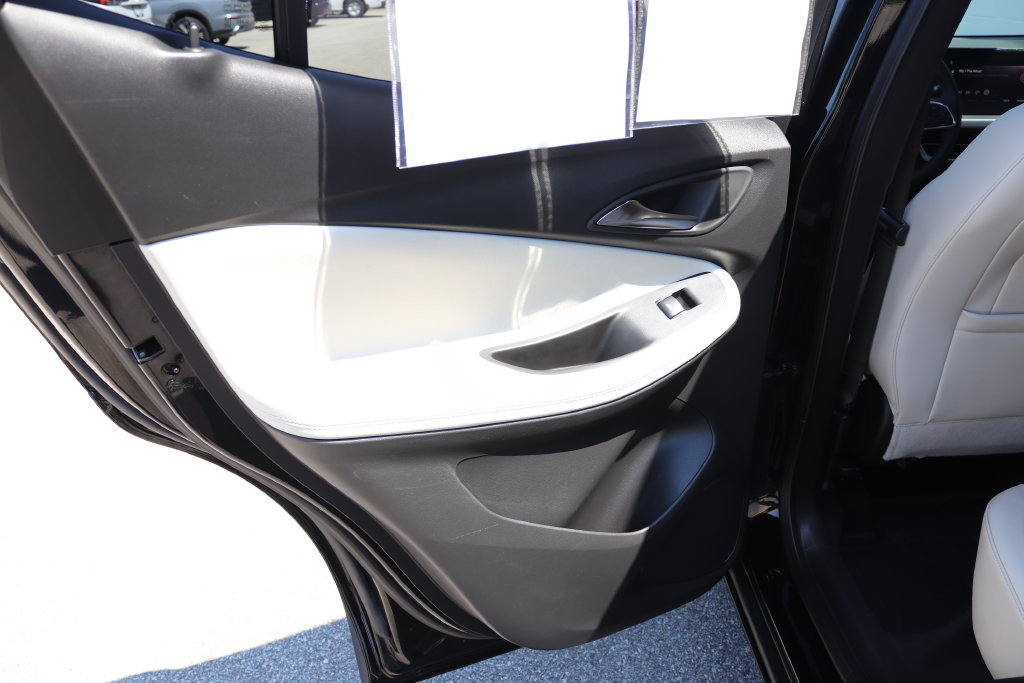 Used 2024 Buick Encore GX Preferred w/ Comfort Package FWD image 11