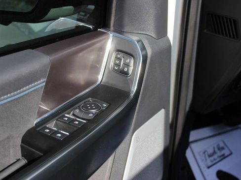 Used 2025 Ford F150 Platinum AWD/4WD image 7