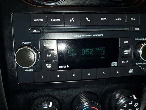 Used 2017 Jeep Compass Sport FWD image 21