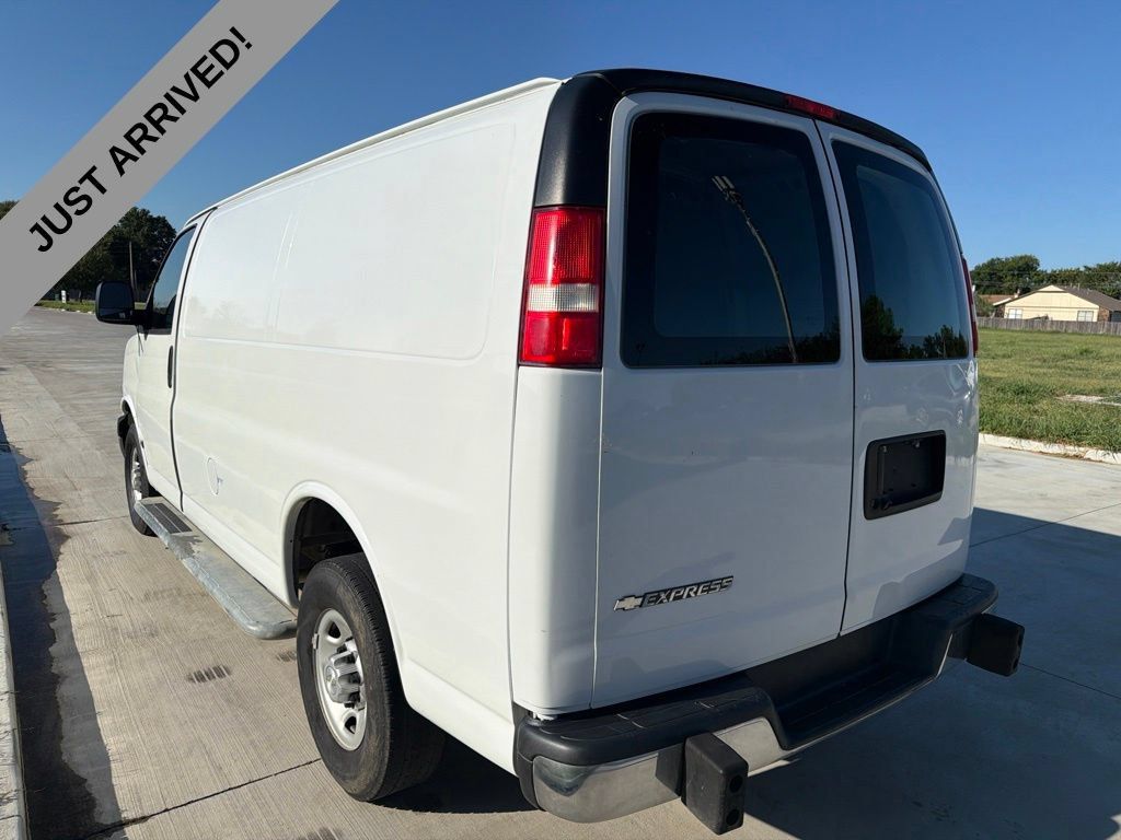 Used 2021 Chevrolet Express 2500 w/ Driver Convenience Package RWD image 7