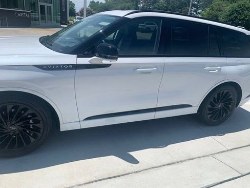 Used 2026 Lincoln Aviator Reserve AWD/4WD image 1