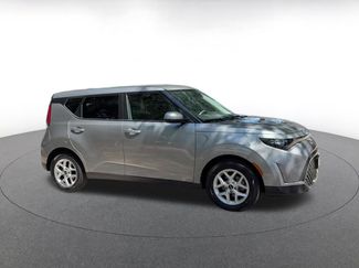 Used 2025 Kia Soul LX w/ LX Technology Package FWD video 2