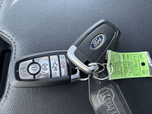 Used 2024 Ford F350 Lariat w/ Camper Package image 30