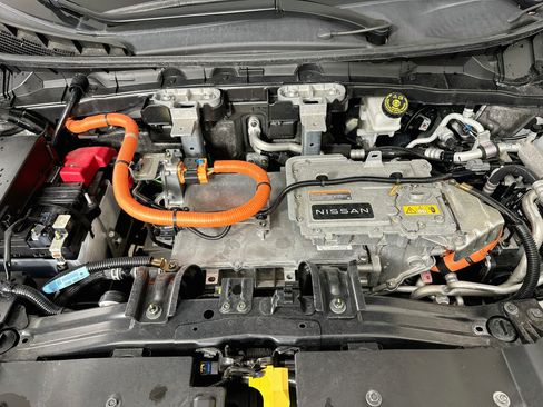 Used 2024 Nissan Ariya AWD image 32