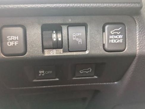 Used 2017 Subaru Forester 2.5i Touring AWD/4WD image 33