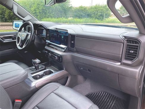 Used 2024 Chevrolet Silverado 1500 LTZ w/ LTZ Convenience Package II image 29