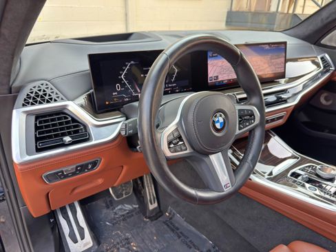 Used 2023 BMW X7 xDrive40i w/ Executive Package AWD/4WD image 14