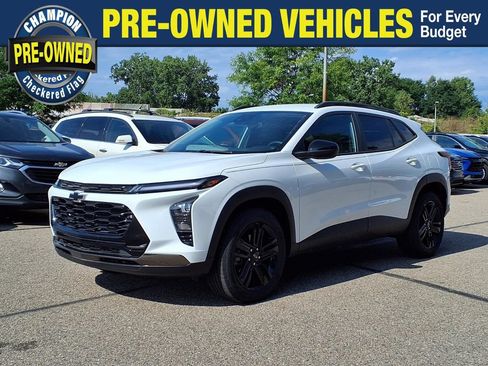 Used 2024 Chevrolet Trax ACTIV w/ Driver Confidence Package FWD image 1