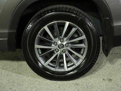 Used 2018 Toyota Highlander XLE image 33