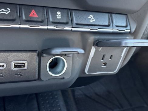 Used 2025 Chevrolet Silverado 2500 Custom w/ Custom Value Package image 39