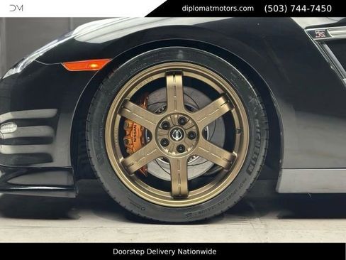 Used 2013 Nissan GT-R Black Edition AWD/4WD image 38