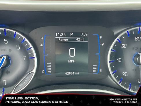 Used 2023 Chrysler Voyager LX FWD image 22